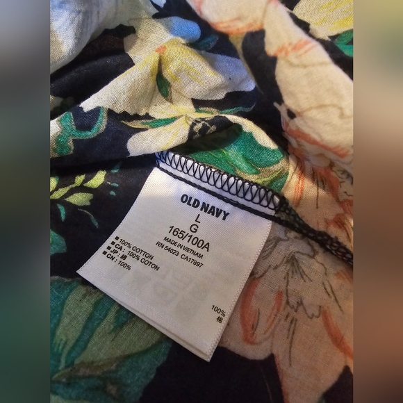 Old Navy Woman's Tropical Blouse Size Large - Picture 5 of 10